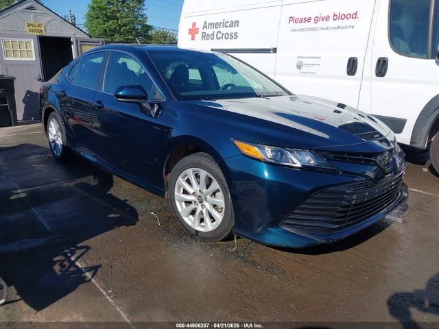Salvage Toyota Camry Image