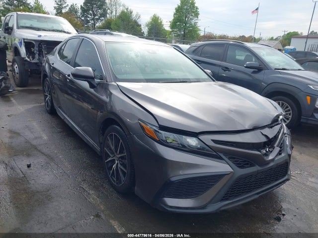 Salvage Toyota Camry Image