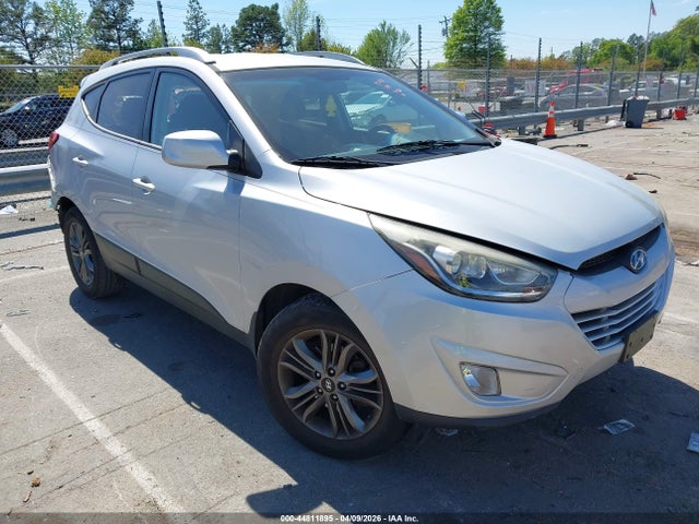 Salvage Hyundai TUCSON Image