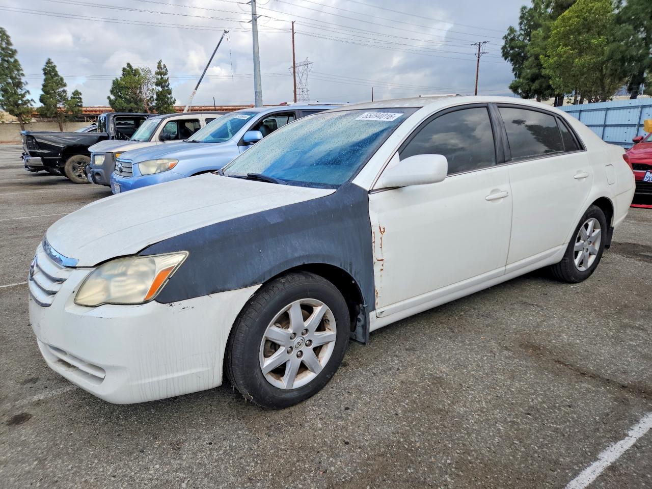Salvage Toyota Avalon Image