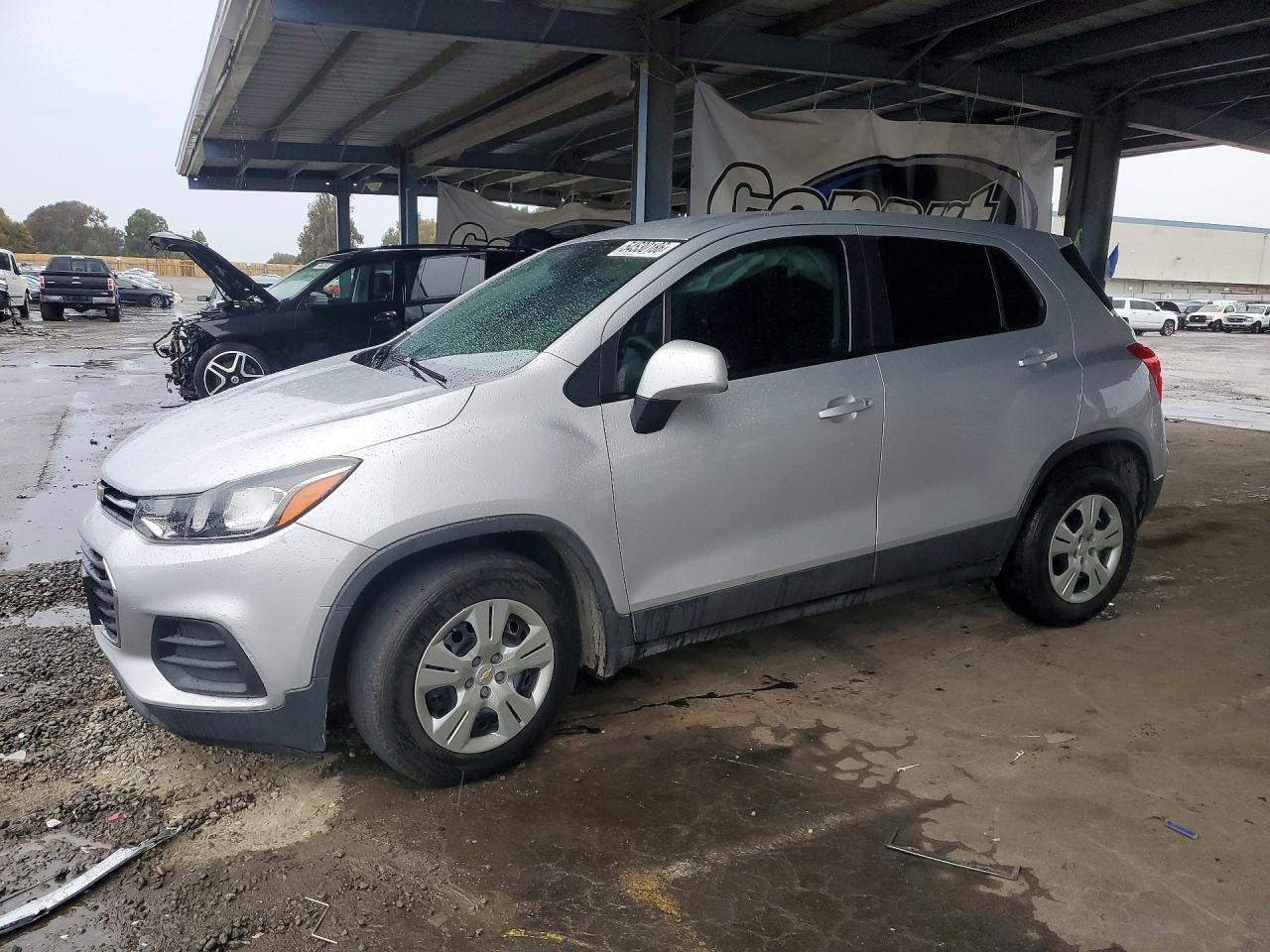 Salvage Chevrolet Trax Image