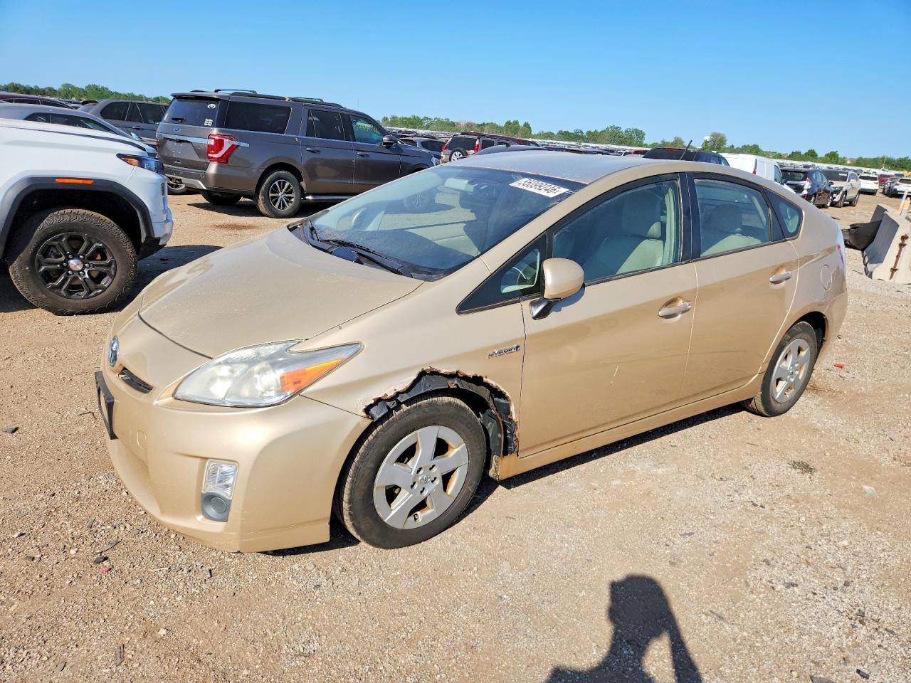 Salvage Toyota Prius Image