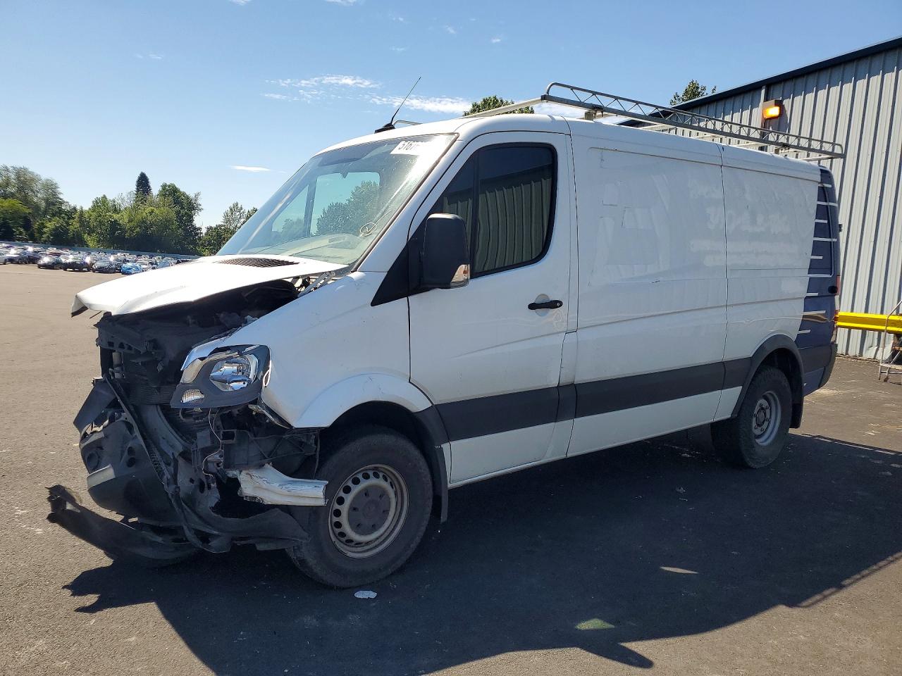 Salvage Mercedes-Benz Sprinter Image