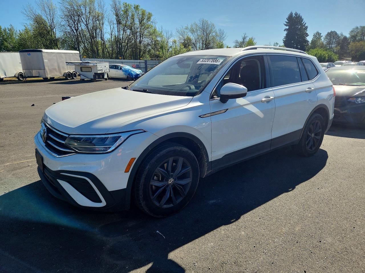 Salvage Volkswagen Tiguan Image