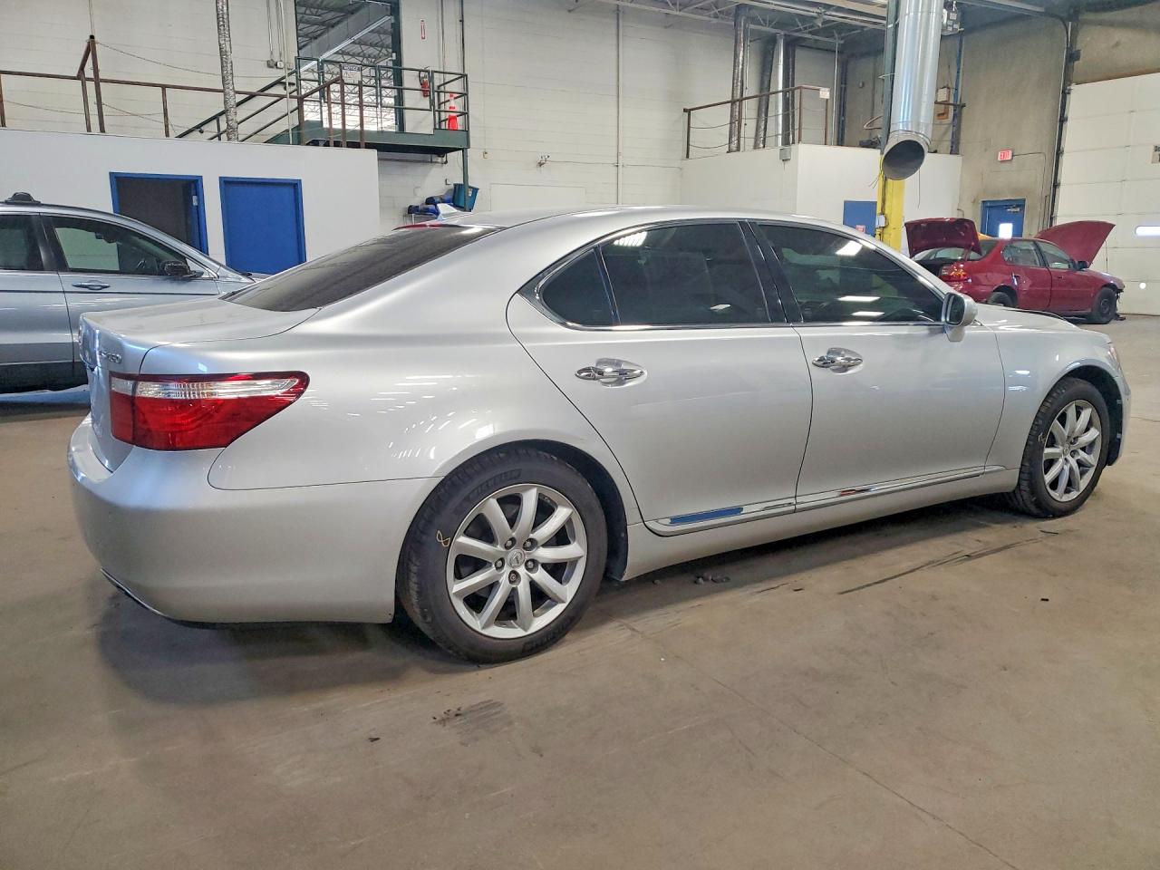 Lexus LS 460