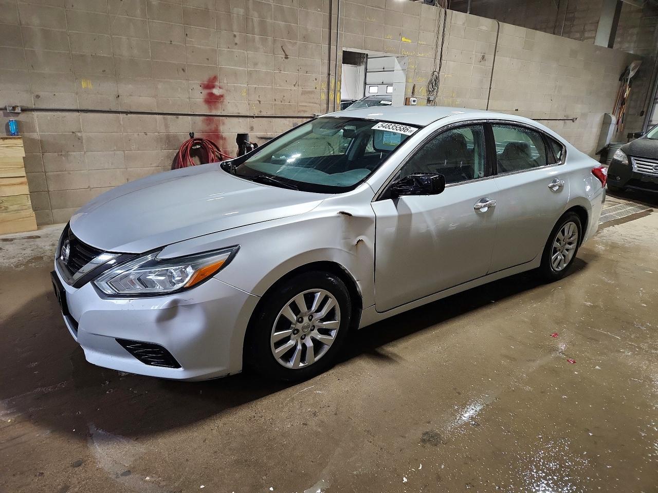 Salvage Nissan Altima Image