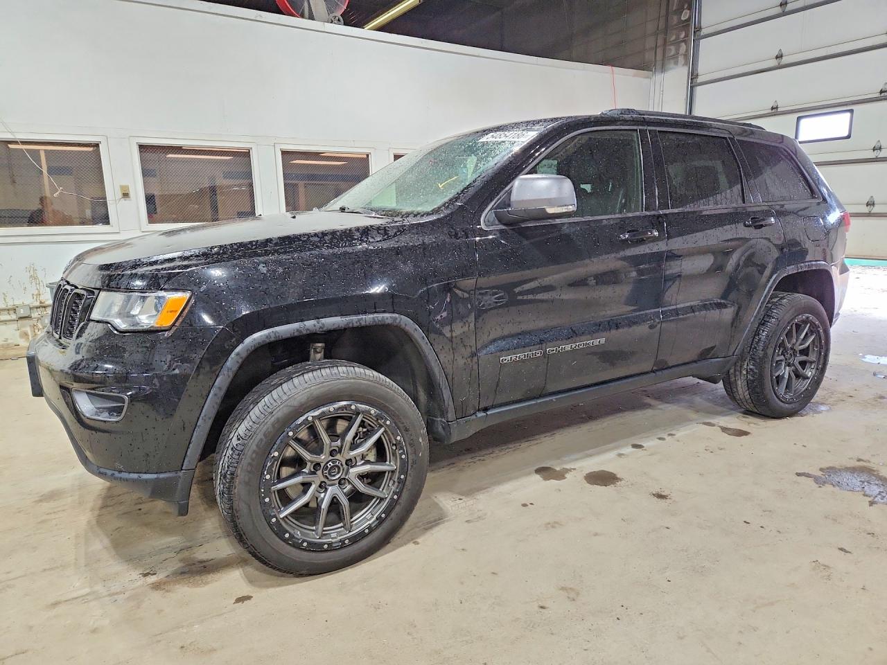 Salvage Jeep Cherokee Image