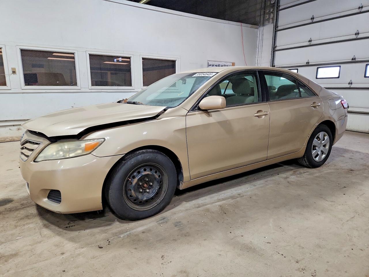 Salvage Toyota Camry Image