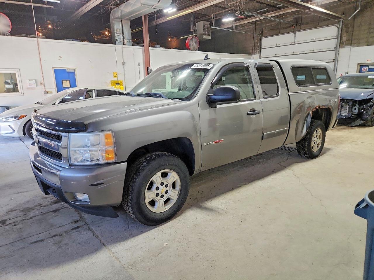 Salvage Chevrolet Silverado Image