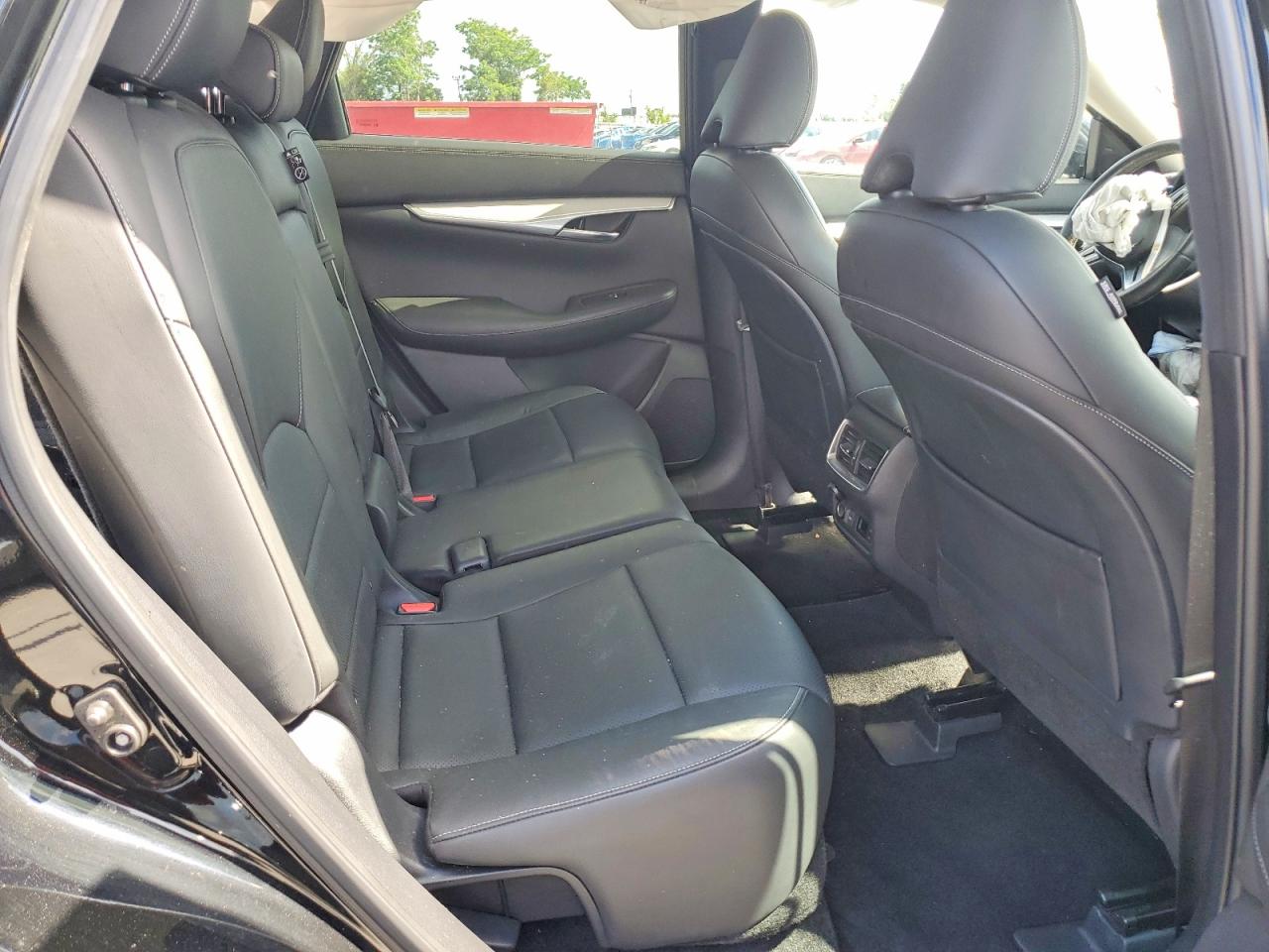 INFINITI Qx Essential