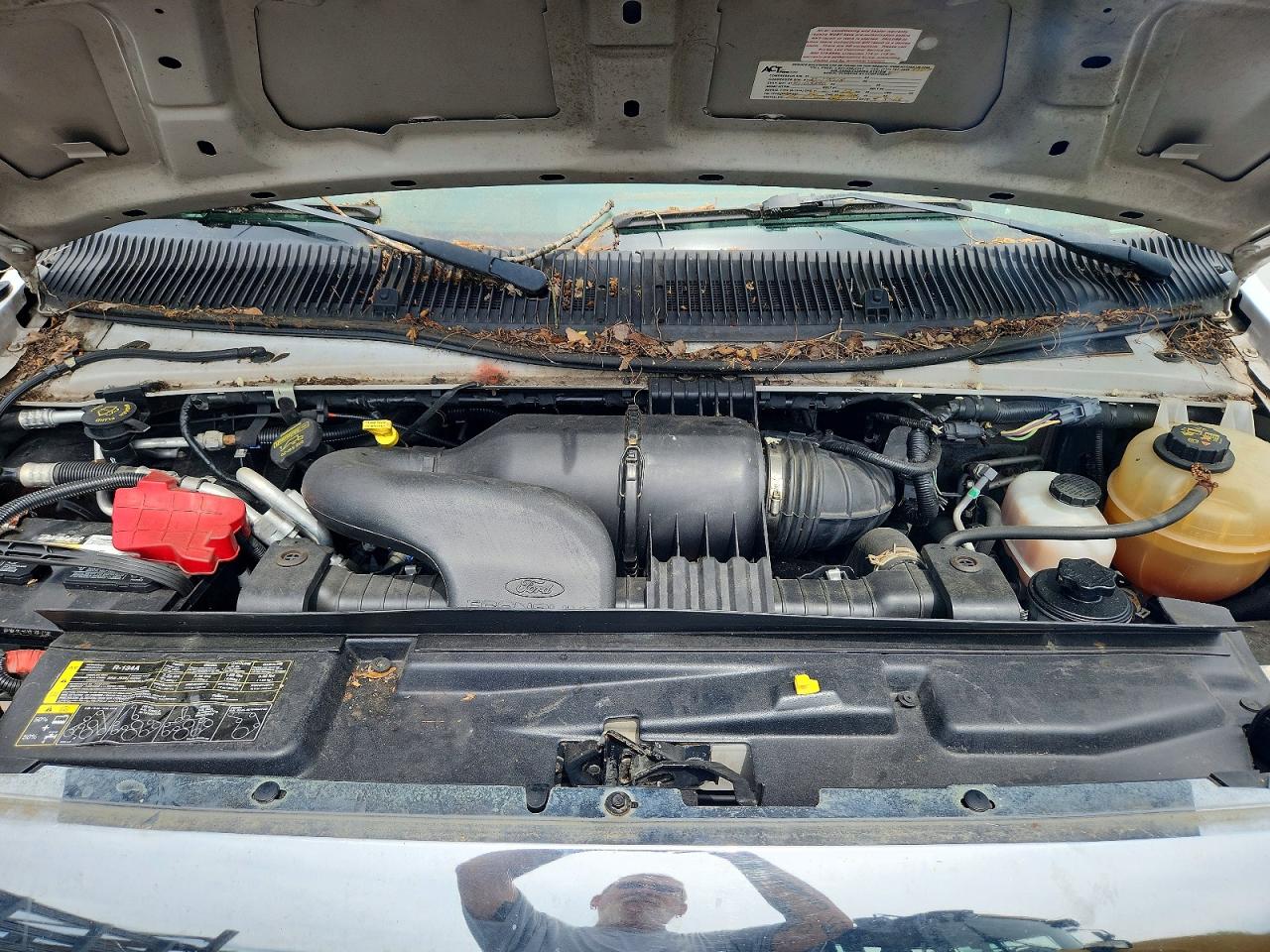 Ford Econoline E350 Super Duty Cutaway Van