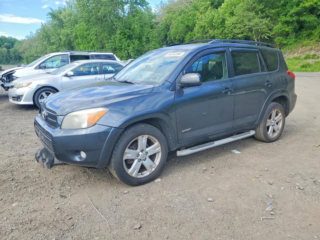 Salvage Toyota RAV4 Image