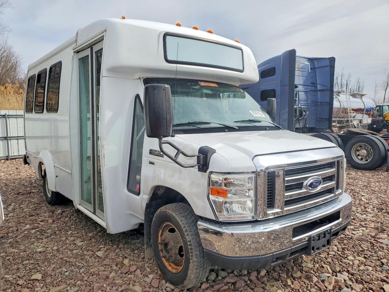 Salvage Ford Econoline Image