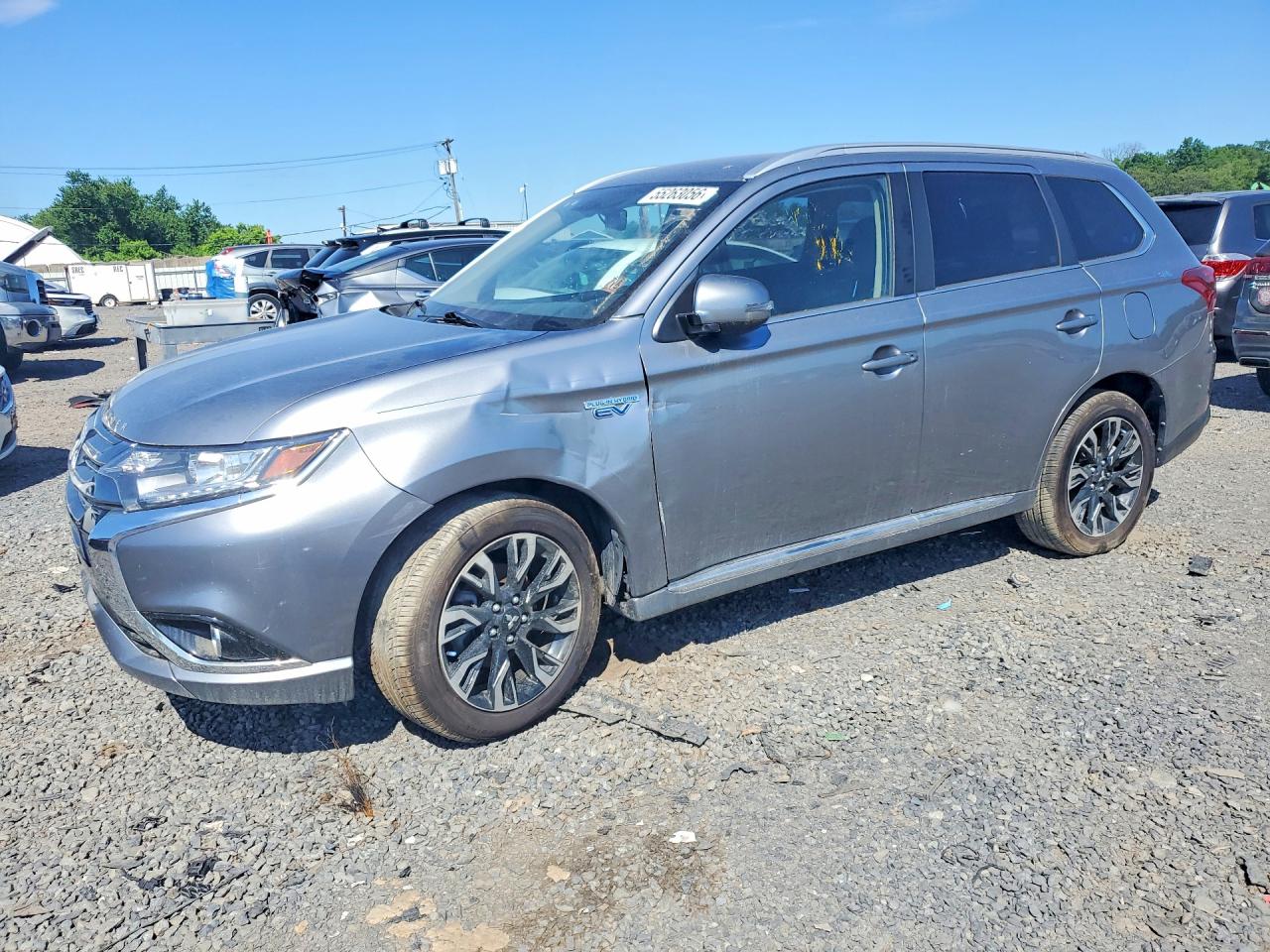 Salvage Mitsubishi Outlander Image