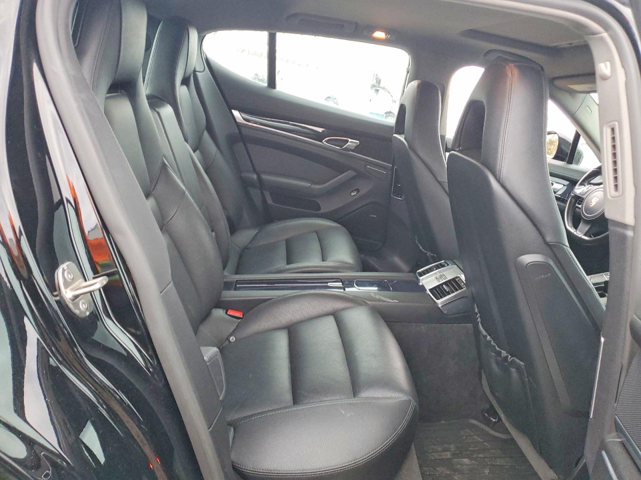 Porsche Panamera 2