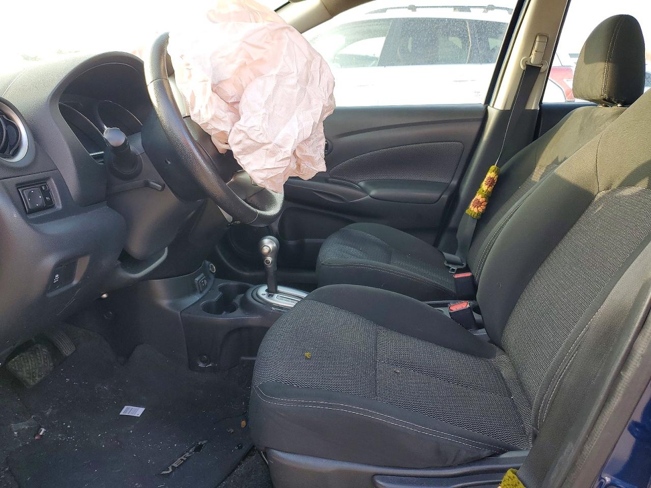 Nissan Versa Sv