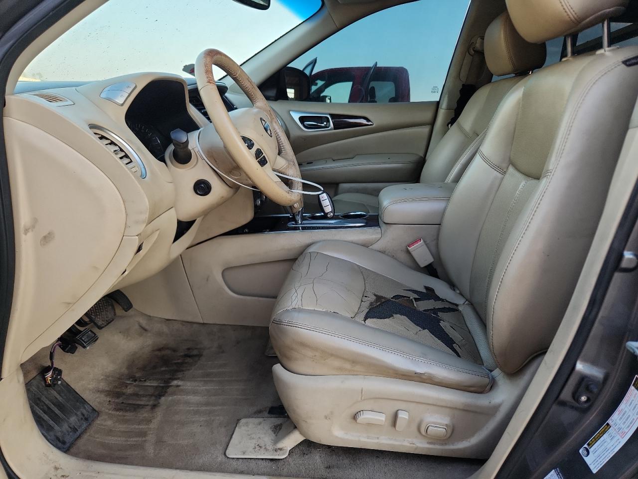 Nissan Pathfinder S