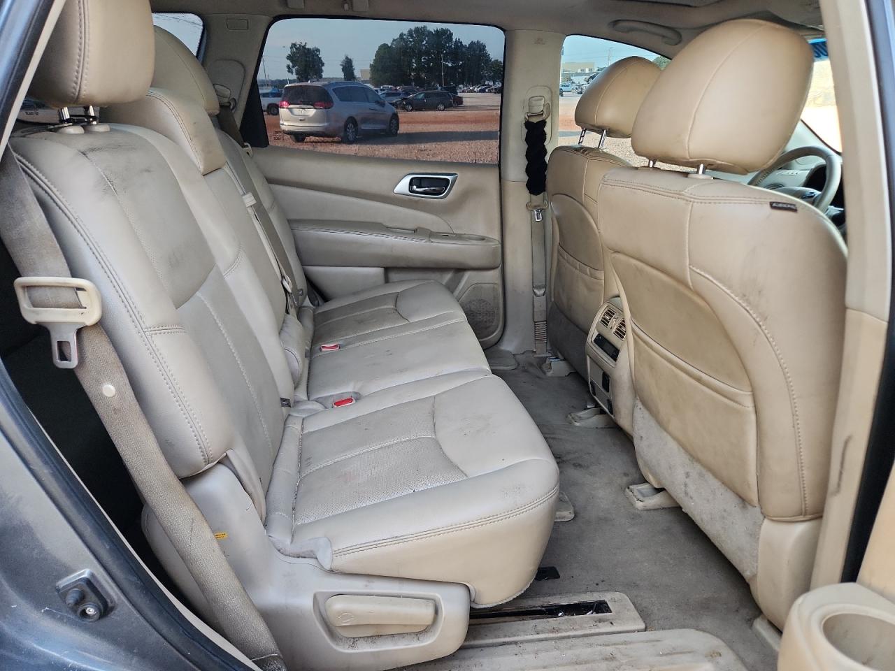 Nissan Pathfinder S