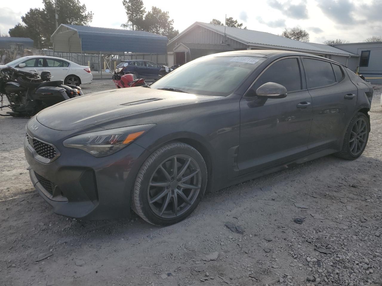 Salvage Kia Stinger Image
