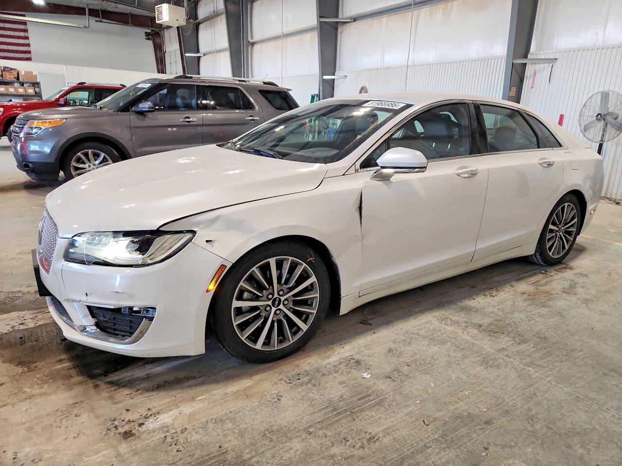 Salvage Lincoln MKZ Image