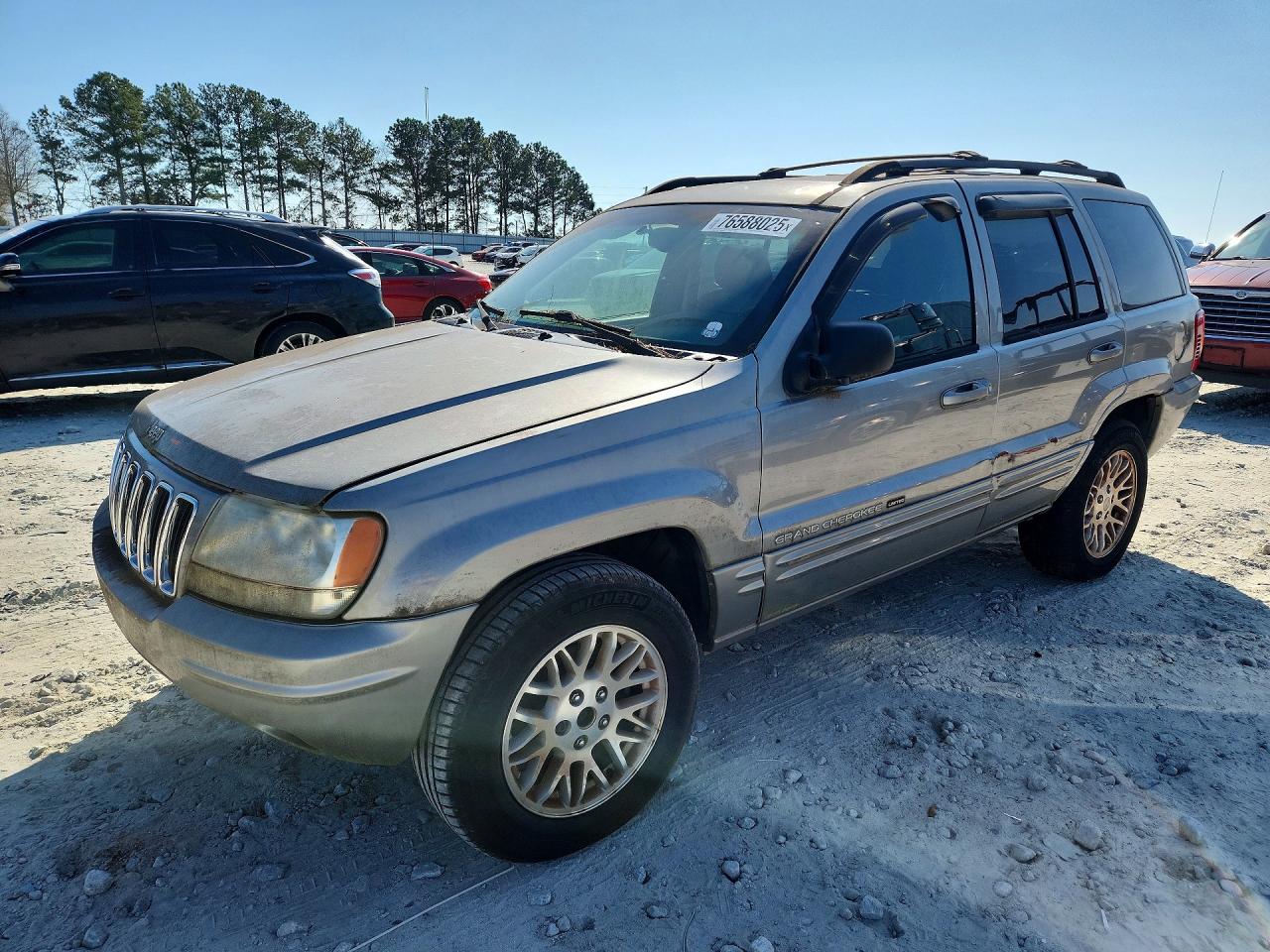 Salvage Jeep Cherokee Image