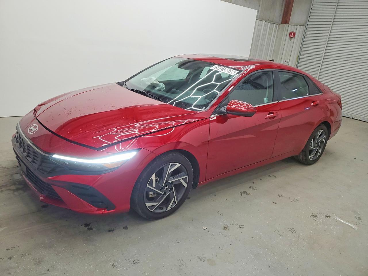Salvage Hyundai ELANTRA Image