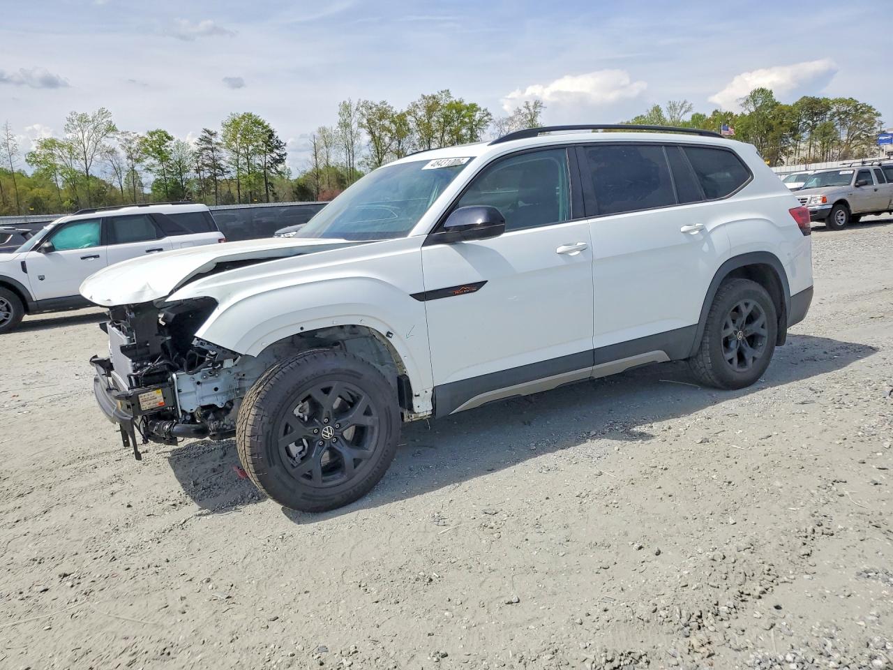 Salvage Volkswagen Atlas Image