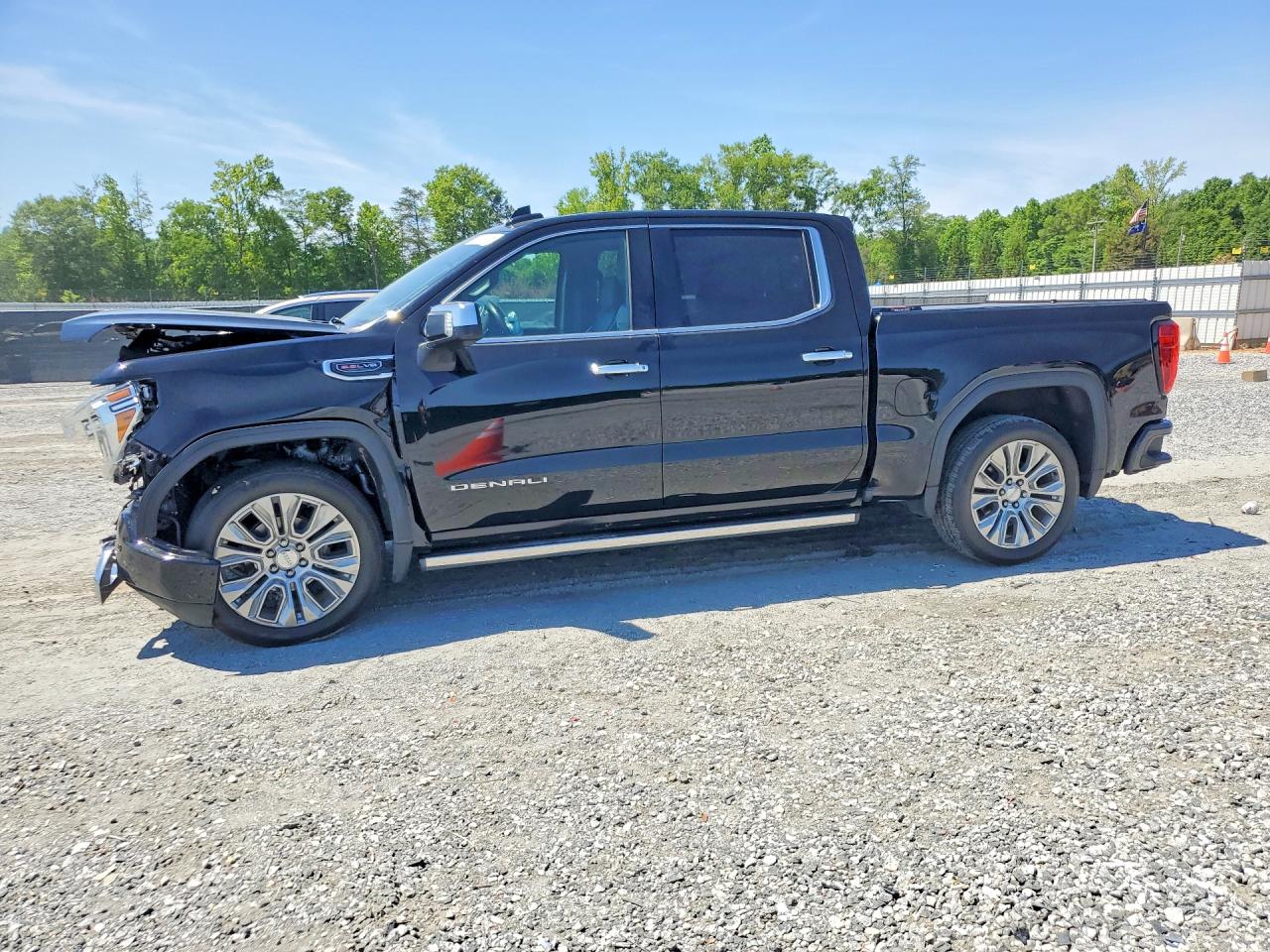 Salvage GMC Sierra Image