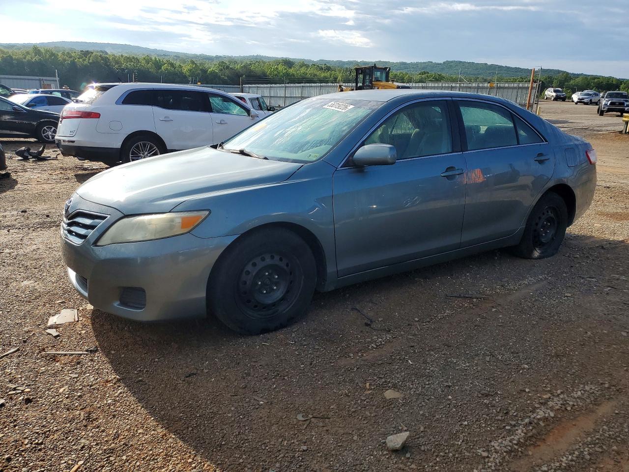 Salvage Toyota Camry Image