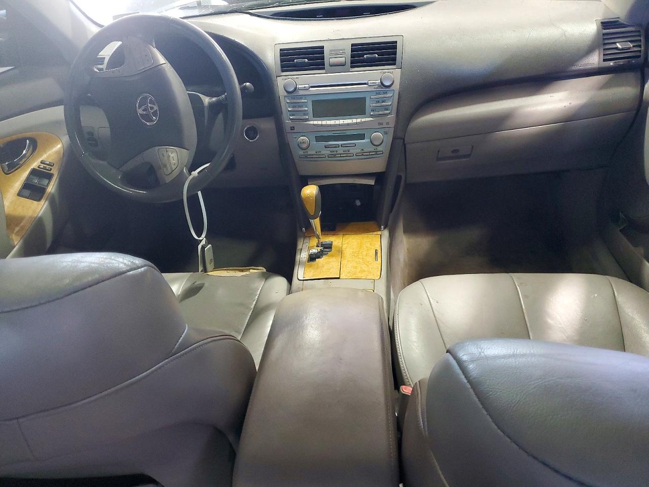Toyota Camry Xle V6
