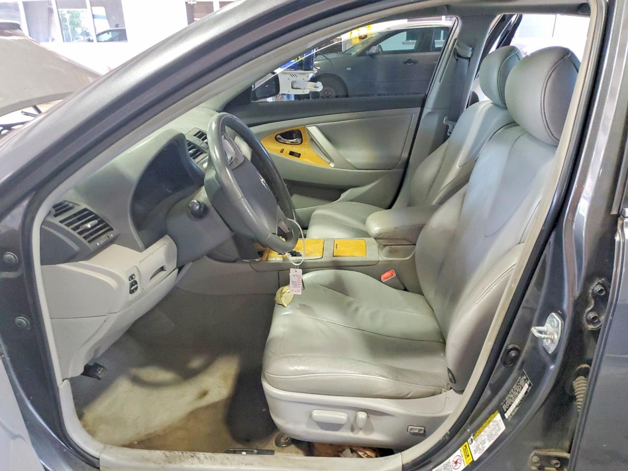 Toyota Camry Xle V6
