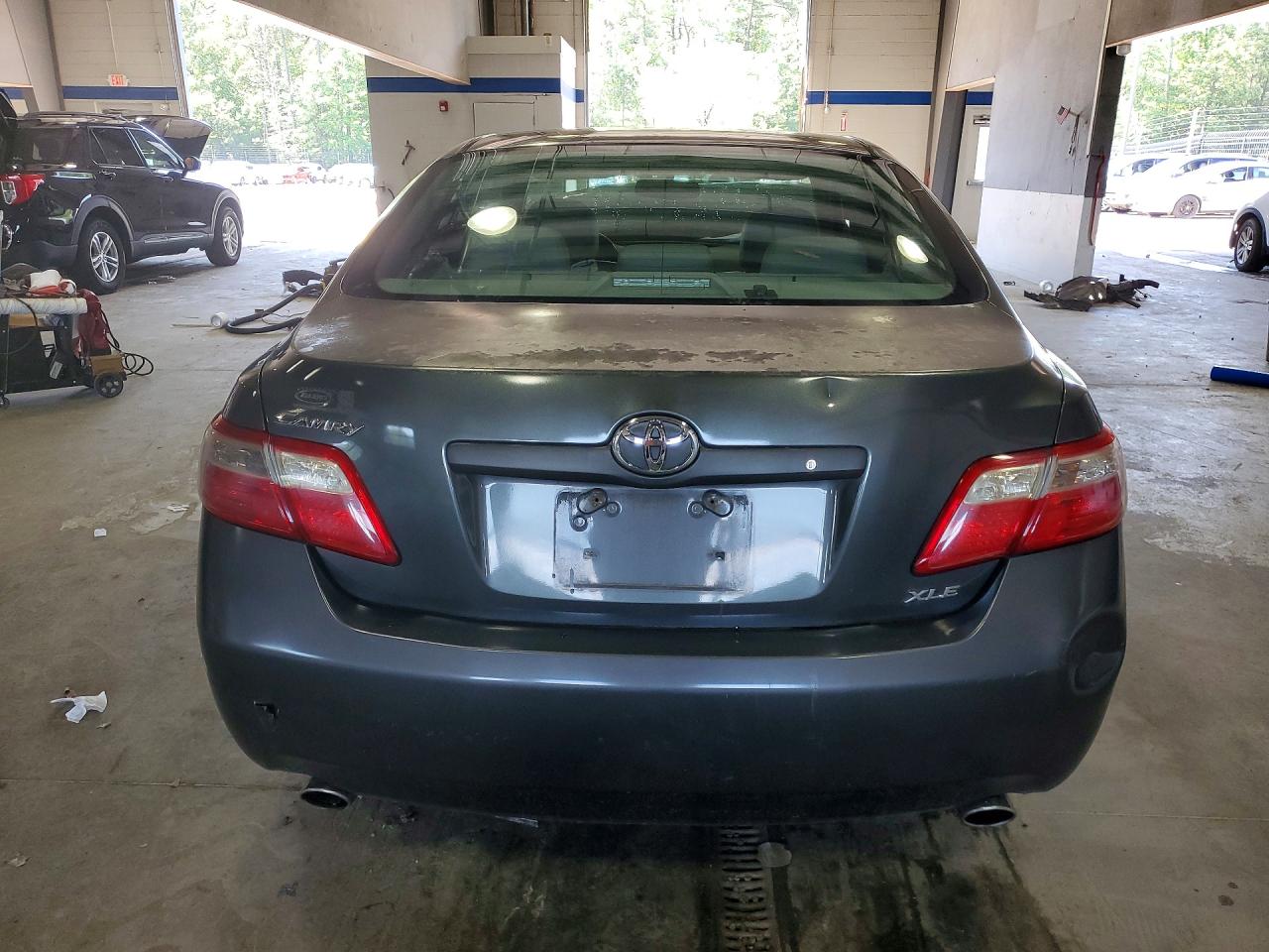 Toyota Camry Xle V6