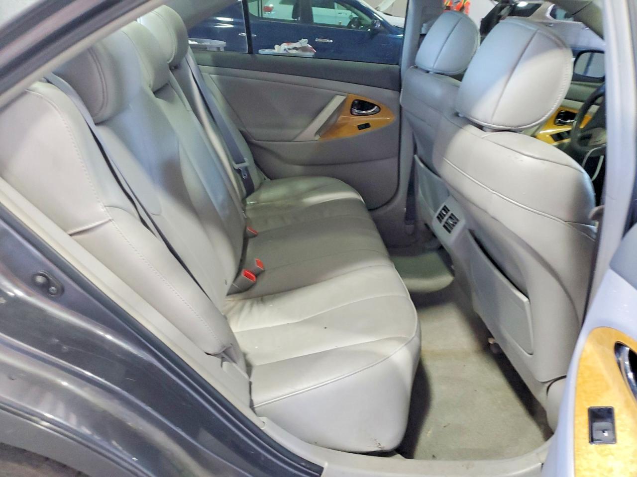 Toyota Camry Xle V6