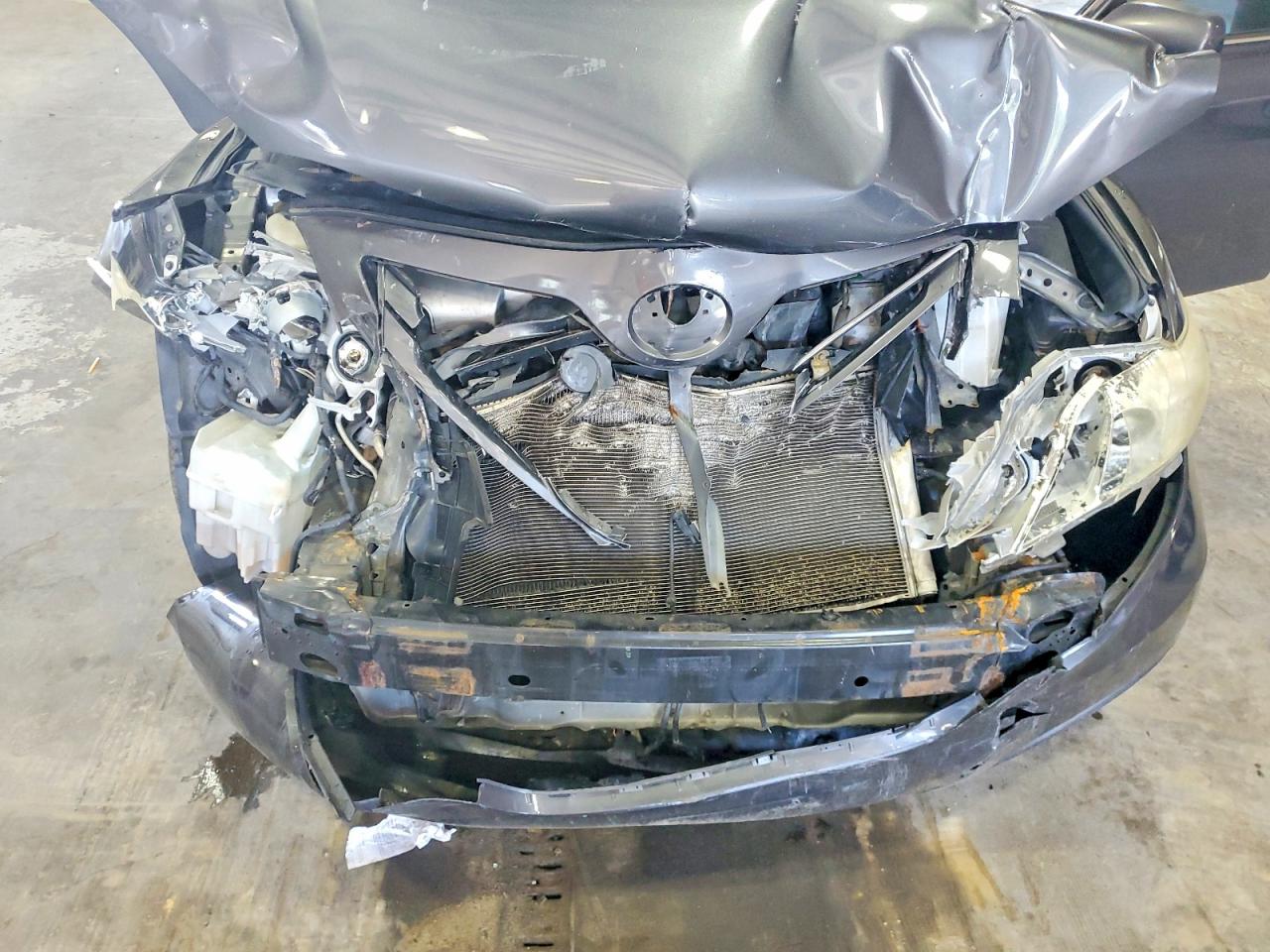 Toyota Camry Xle V6