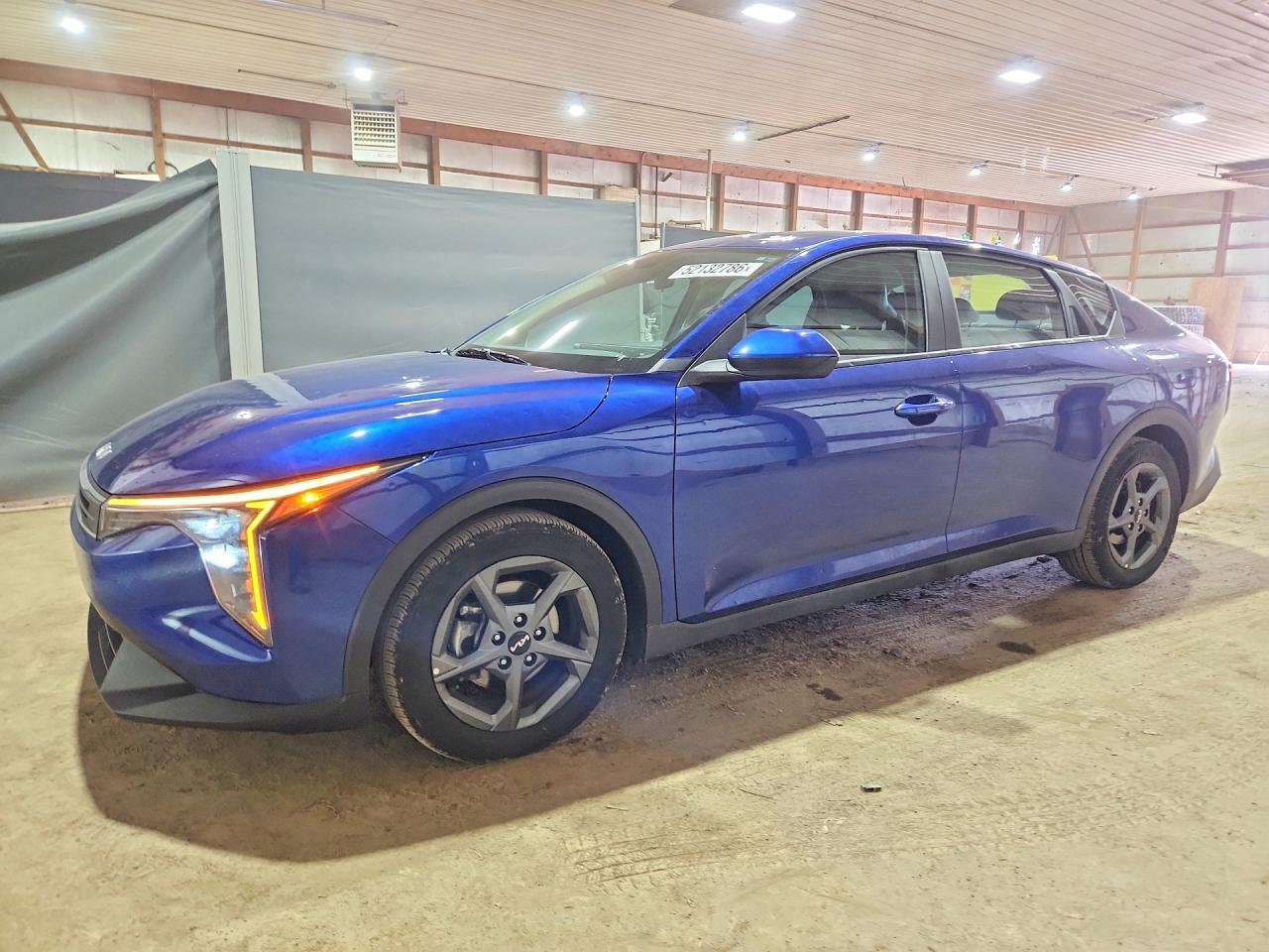 Salvage Kia K4 Image