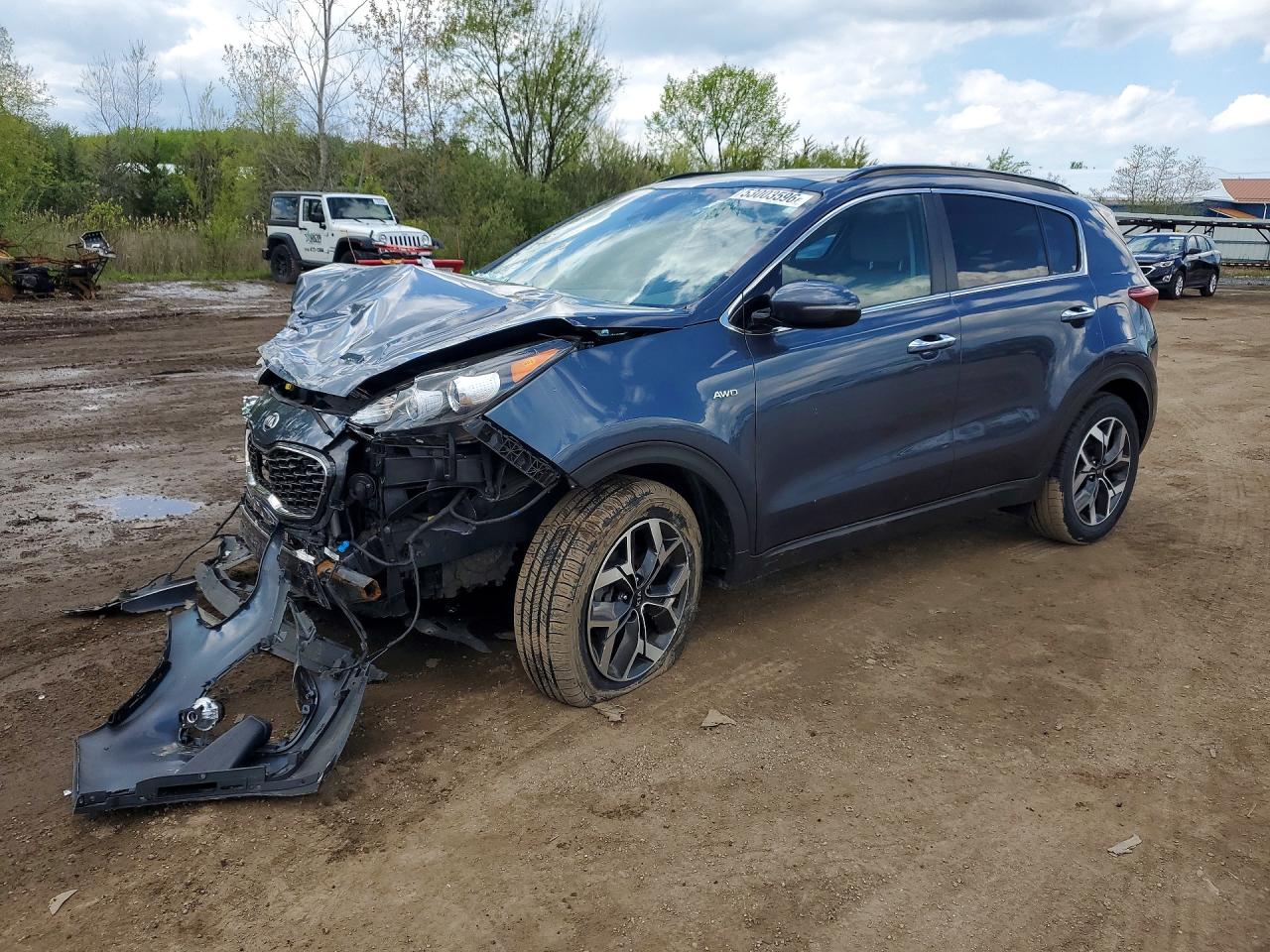 Salvage Kia Sportage Image