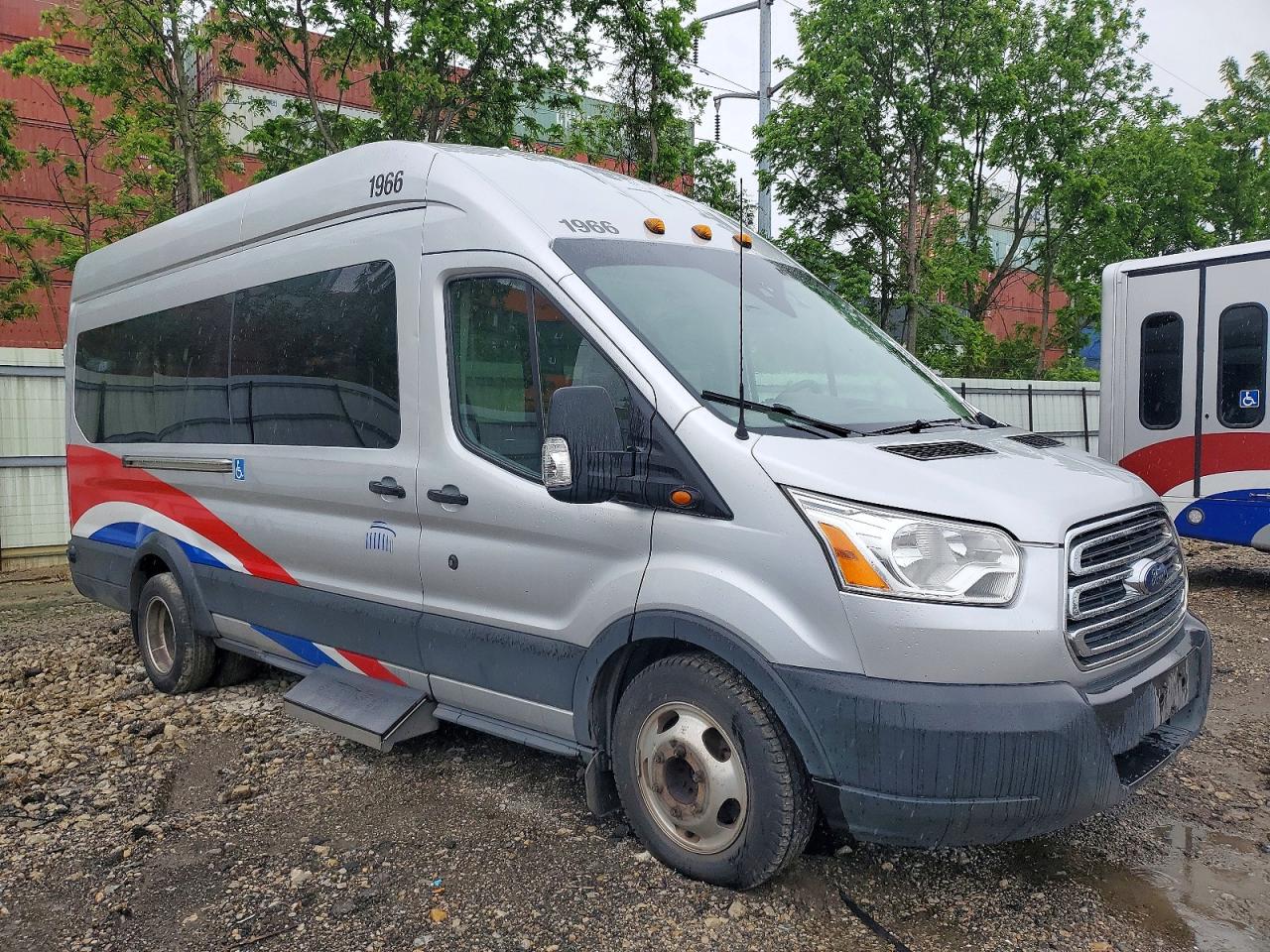 Salvage Ford Transit Image