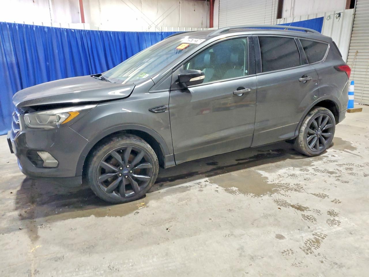 Salvage Ford Escape Image