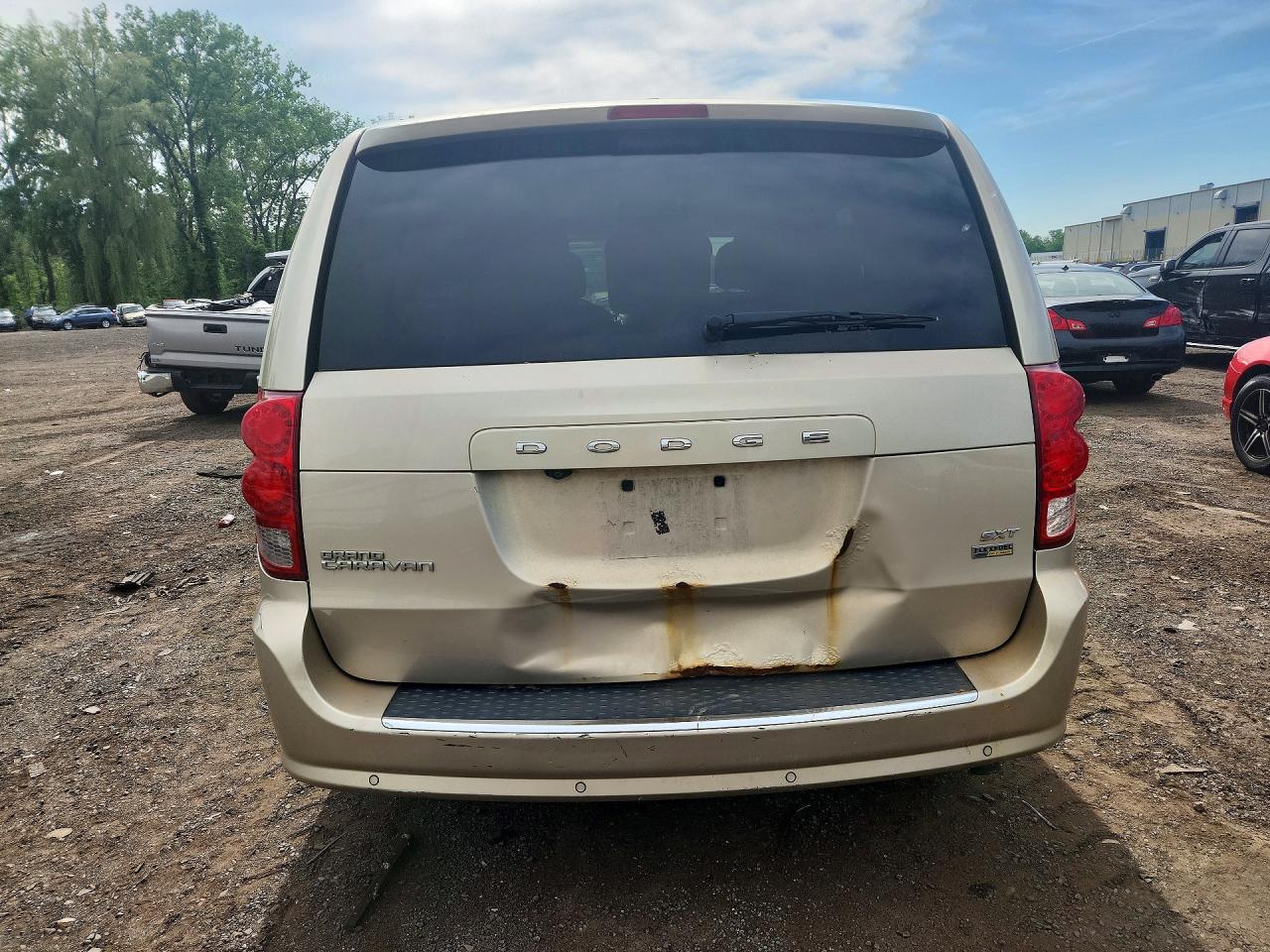 Dodge Caravan Sxt