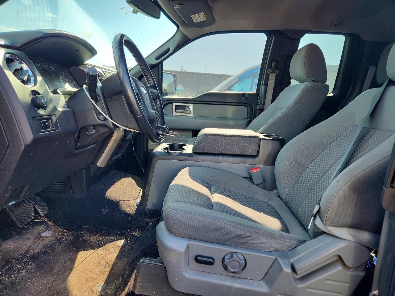 Ford F-150 Super Cab