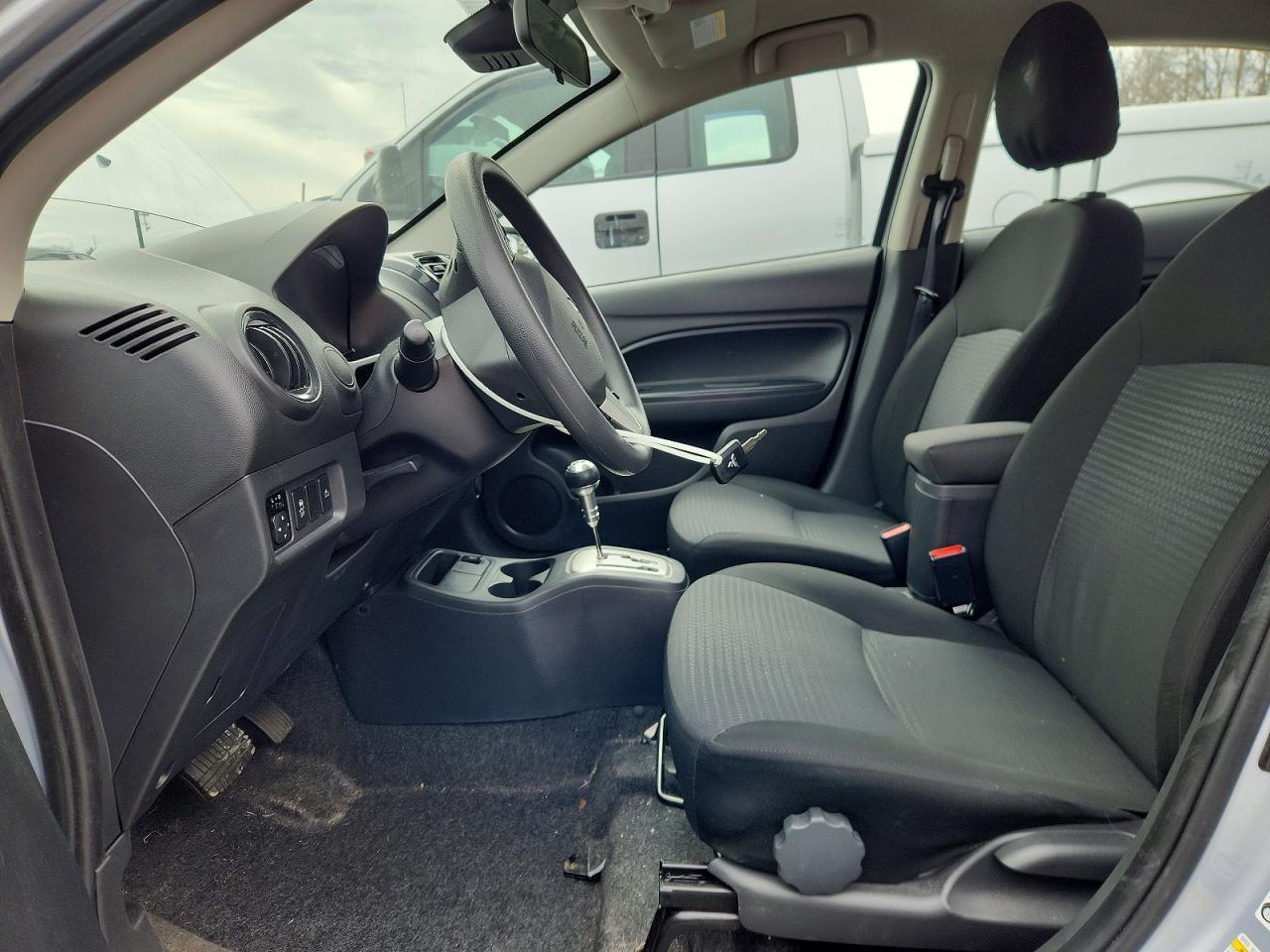 Mitsubishi Mirage G4 Es