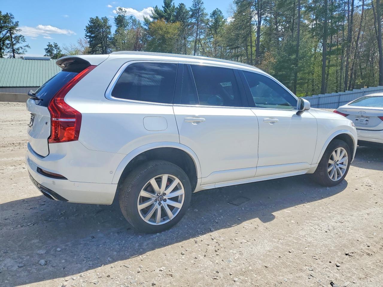 Volvo XC90 T6
