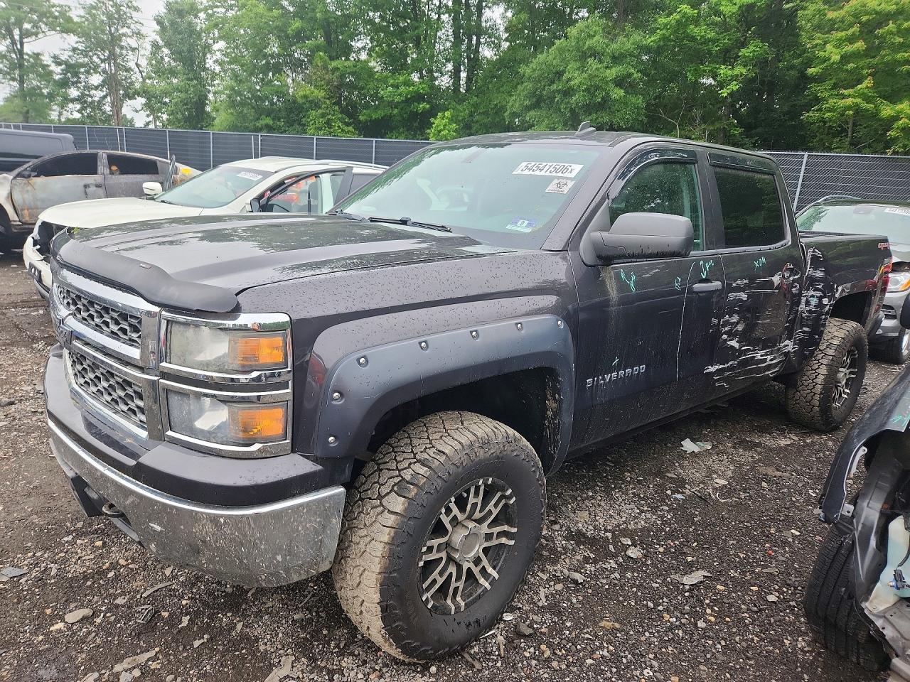 Salvage Chevrolet Silverado Image