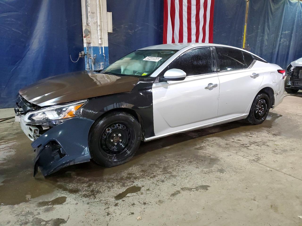 Salvage Nissan Altima Image