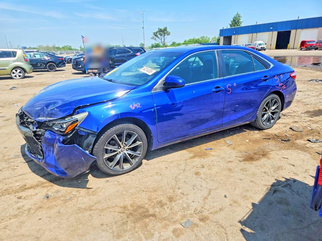 Salvage Toyota Camry Image