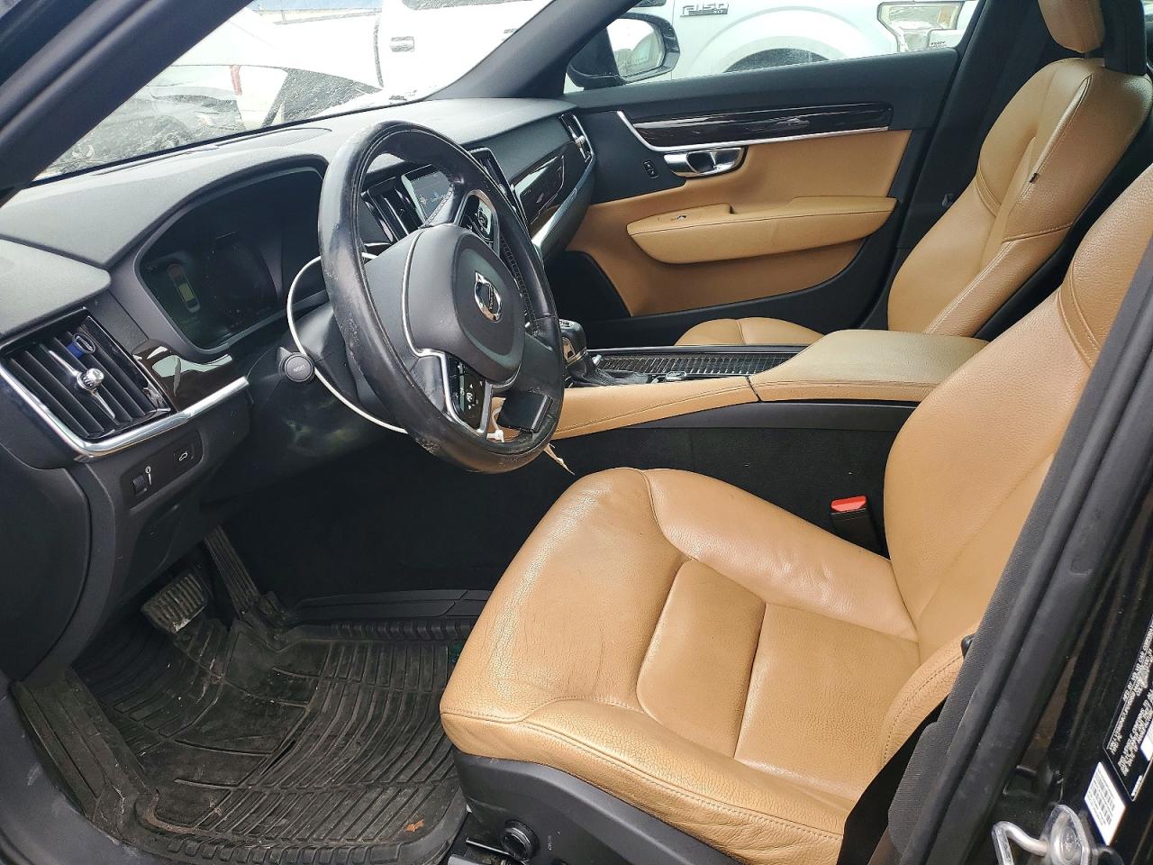 Volvo S90 T5 Momentum