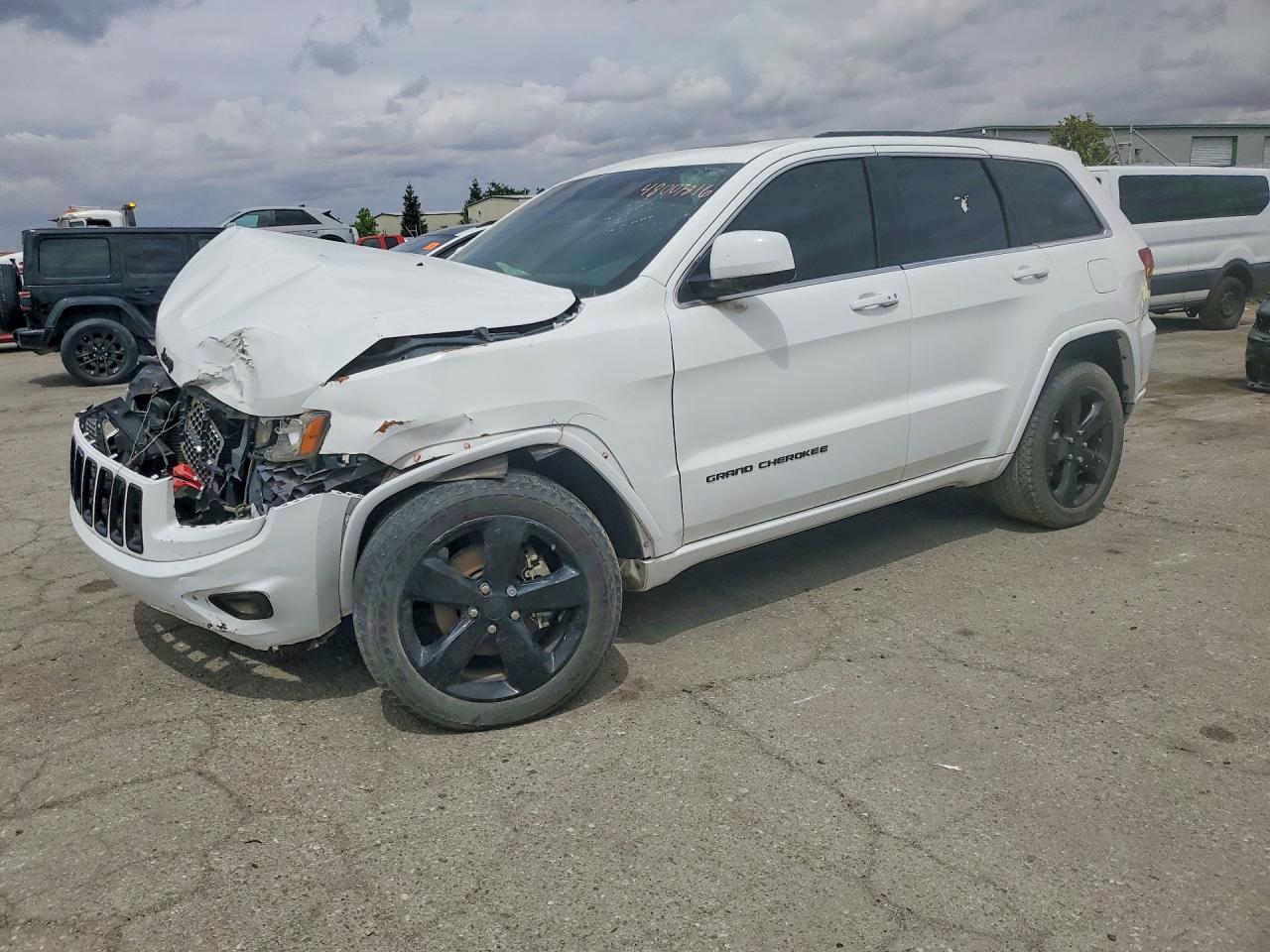 Salvage Jeep Cherokee Image