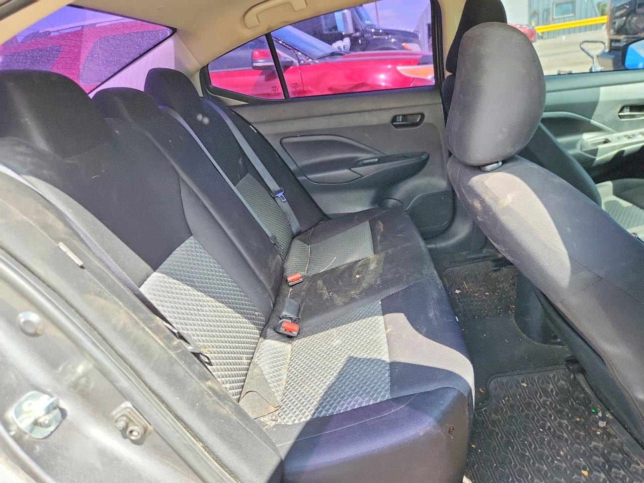 Nissan Versa S