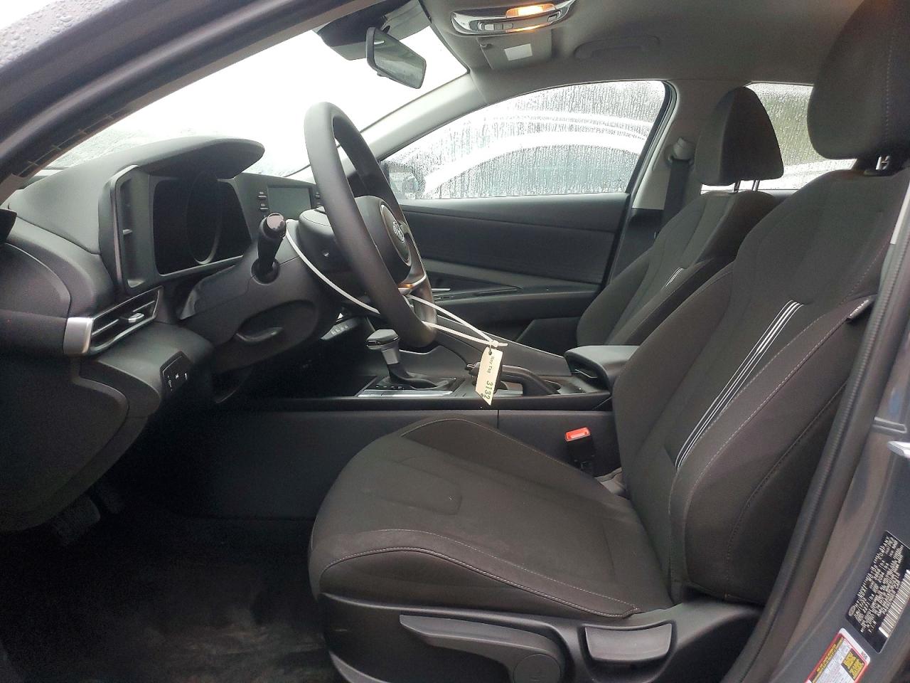 Hyundai ELANTRA Sel