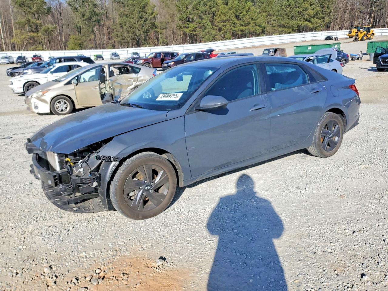 Salvage Hyundai ELANTRA Image